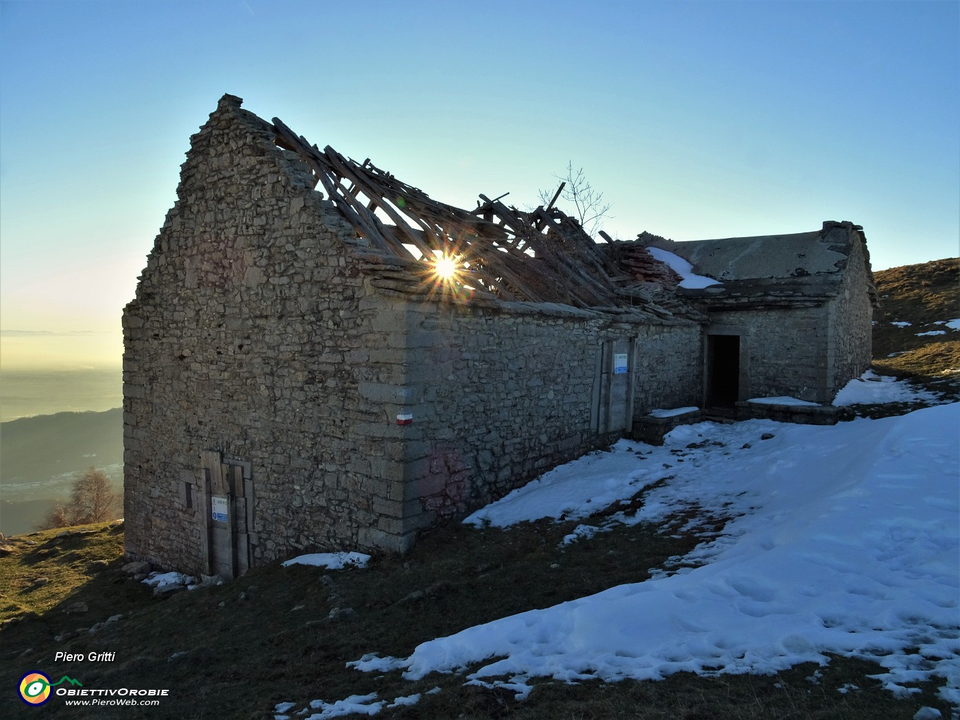 48 Raggi di sole sulle rovine.JPG